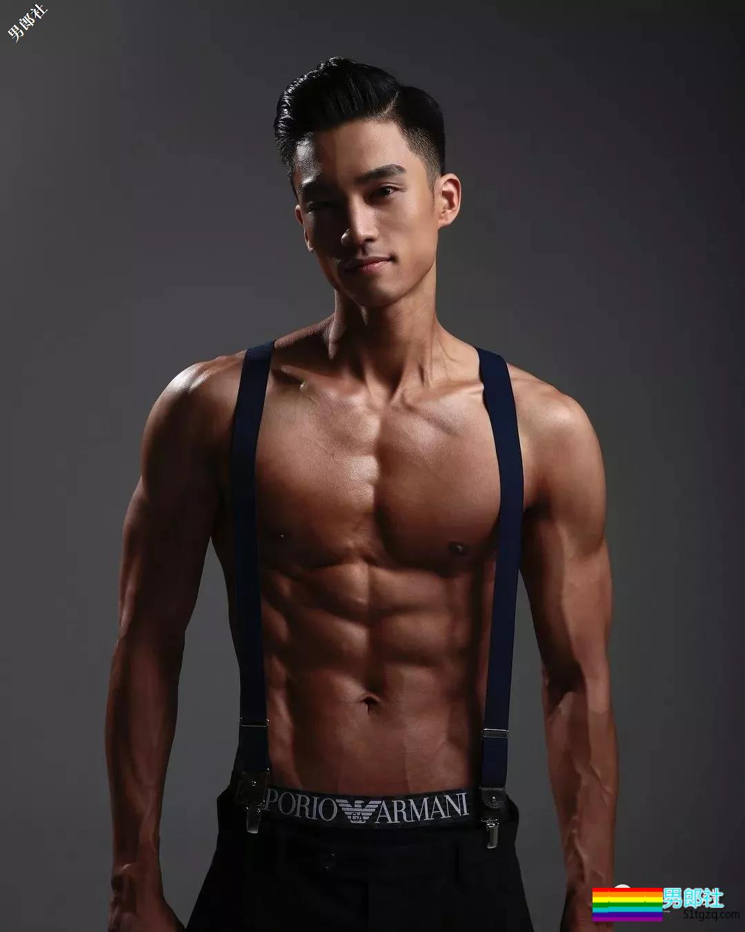 肌肉小狼狗八块腹肌太惹眼,长腿大胸肌的运动Boy! - 51虹马 肌肉小狼狗八块腹肌太惹眼,长腿大胸肌的运动Boy! - 51虹马