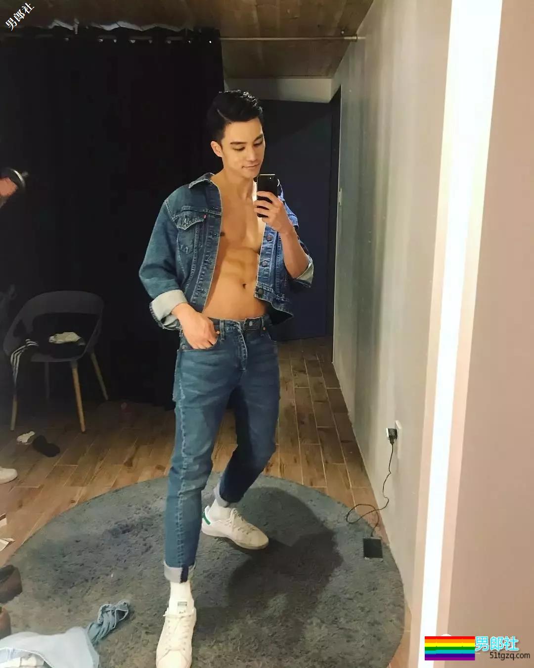 肌肉小狼狗八块腹肌太惹眼，长腿大胸肌的运动Boy！ - 51虹马