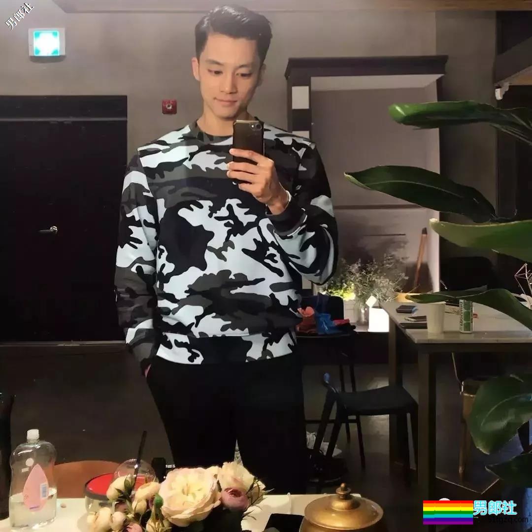 肌肉小狼狗八块腹肌太惹眼，长腿大胸肌的运动Boy！ - 51虹马