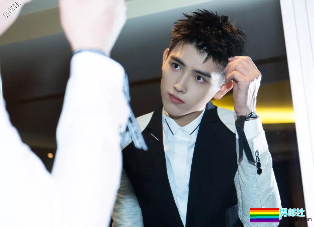 神仙男友一条微博碰瓷半个娱乐圈！可我只想要这个阳光鲜嫩的少年！-51虹马