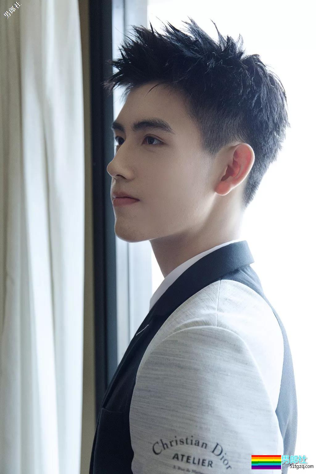 神仙男友一条微博碰瓷半个娱乐圈！可我只想要这个阳光鲜嫩的少年！ - 51虹马