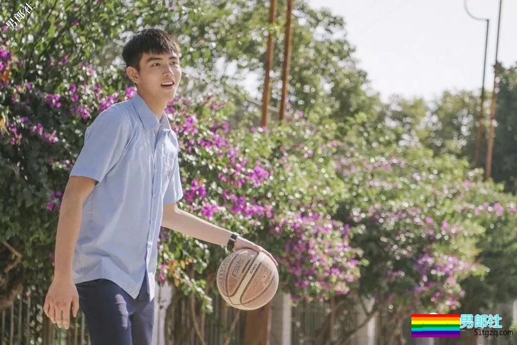 神仙男友一条微博碰瓷半个娱乐圈！可我只想要这个阳光鲜嫩的少年！ - 51虹马