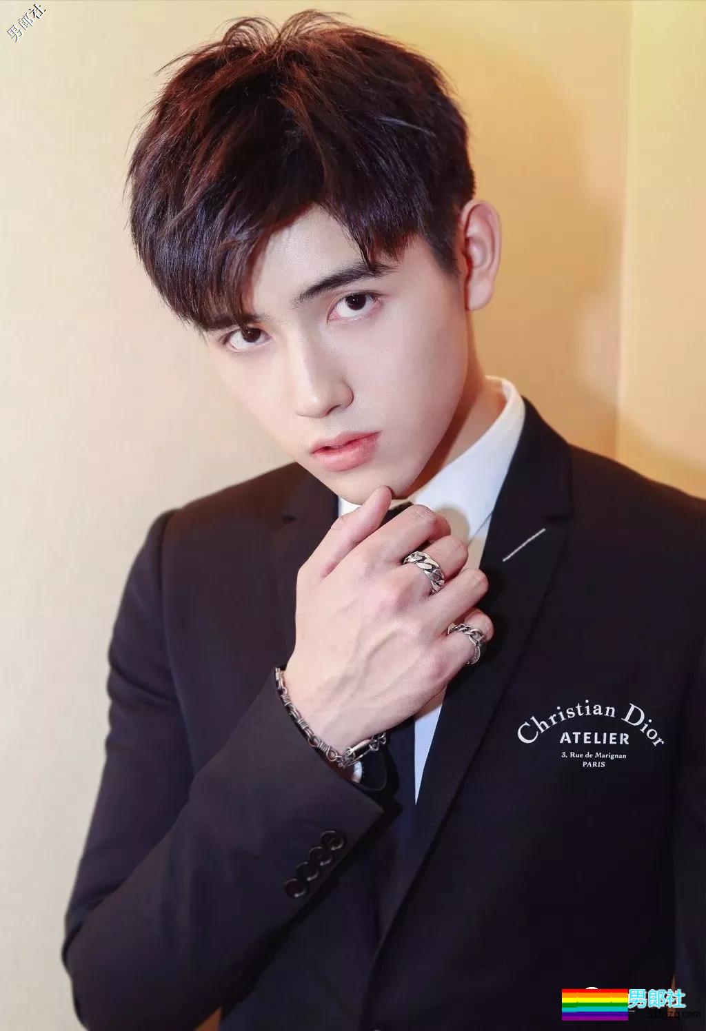 神仙男友一条微博碰瓷半个娱乐圈！可我只想要这个阳光鲜嫩的少年！ - 51虹马