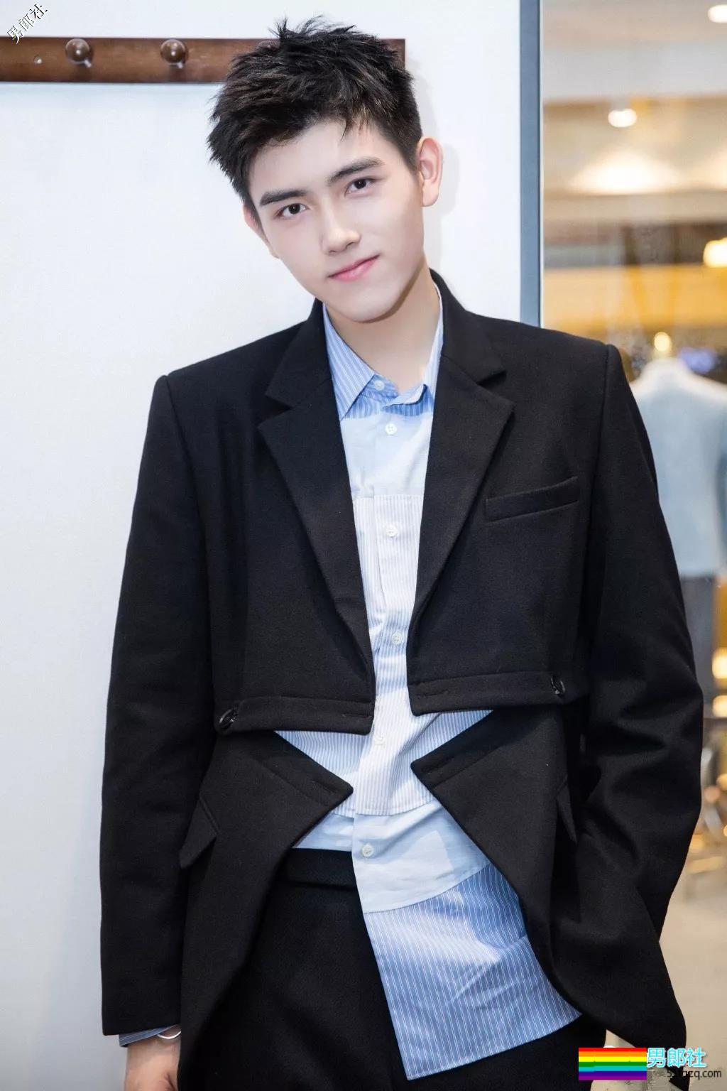 神仙男友一条微博碰瓷半个娱乐圈！可我只想要这个阳光鲜嫩的少年！ - 51虹马