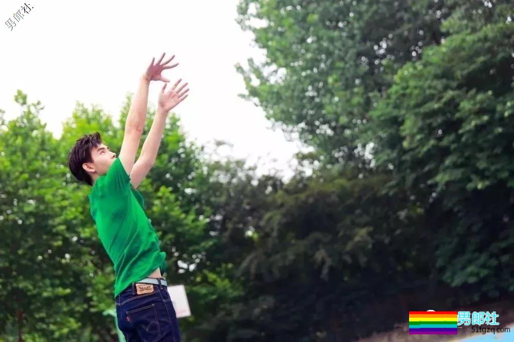 神仙男友一条微博碰瓷半个娱乐圈！可我只想要这个阳光鲜嫩的少年！ - 51虹马