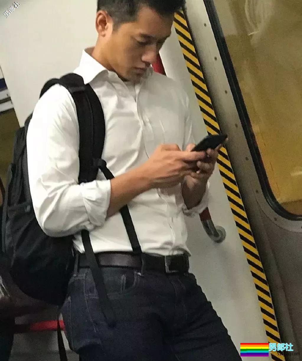 偶遇各款帅哥，体育生，你们要抱走那一只？ - 51虹马