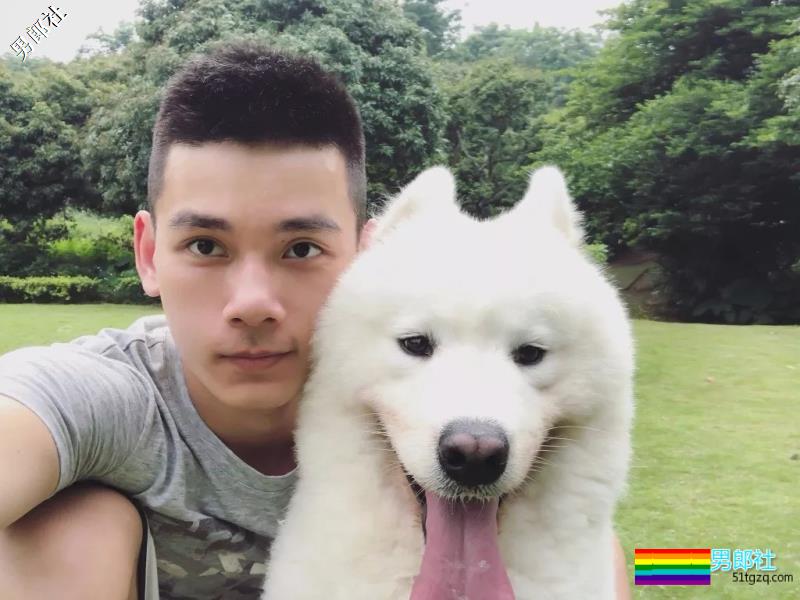 帅兵的萌帅男友发泳池清凉照，翘腹肌让网友羡慕！ - 51虹马