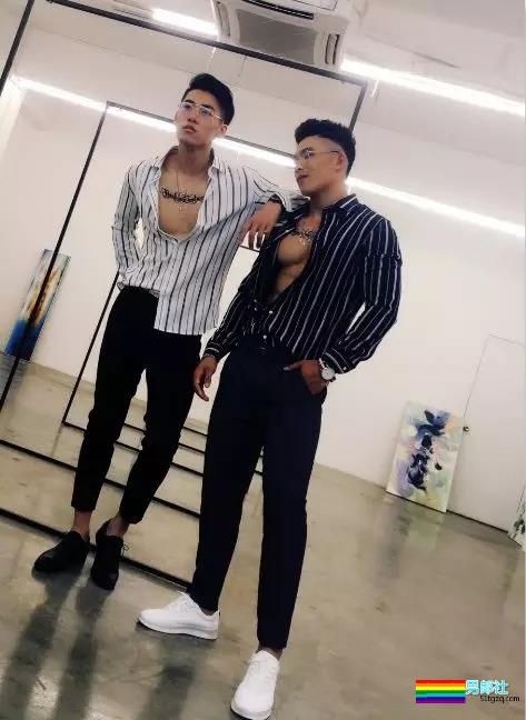 D罩杯大方胸+六块腹肌忠犬教练，和邢怀斌裸胸互动好看到喷鼻血！ - 51虹马