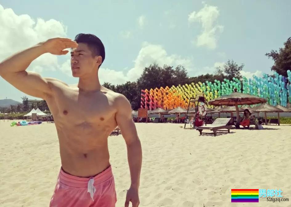 D罩杯大方胸+六块腹肌忠犬教练，和邢怀斌裸胸互动好看到喷鼻血！ - 51虹马