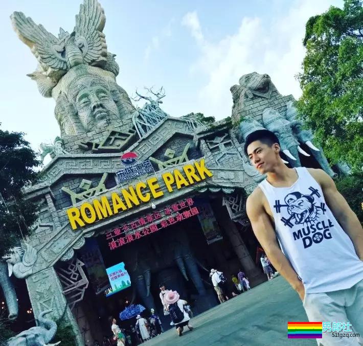 D罩杯大方胸+六块腹肌忠犬教练，和邢怀斌裸胸互动好看到喷鼻血！ - 51虹马