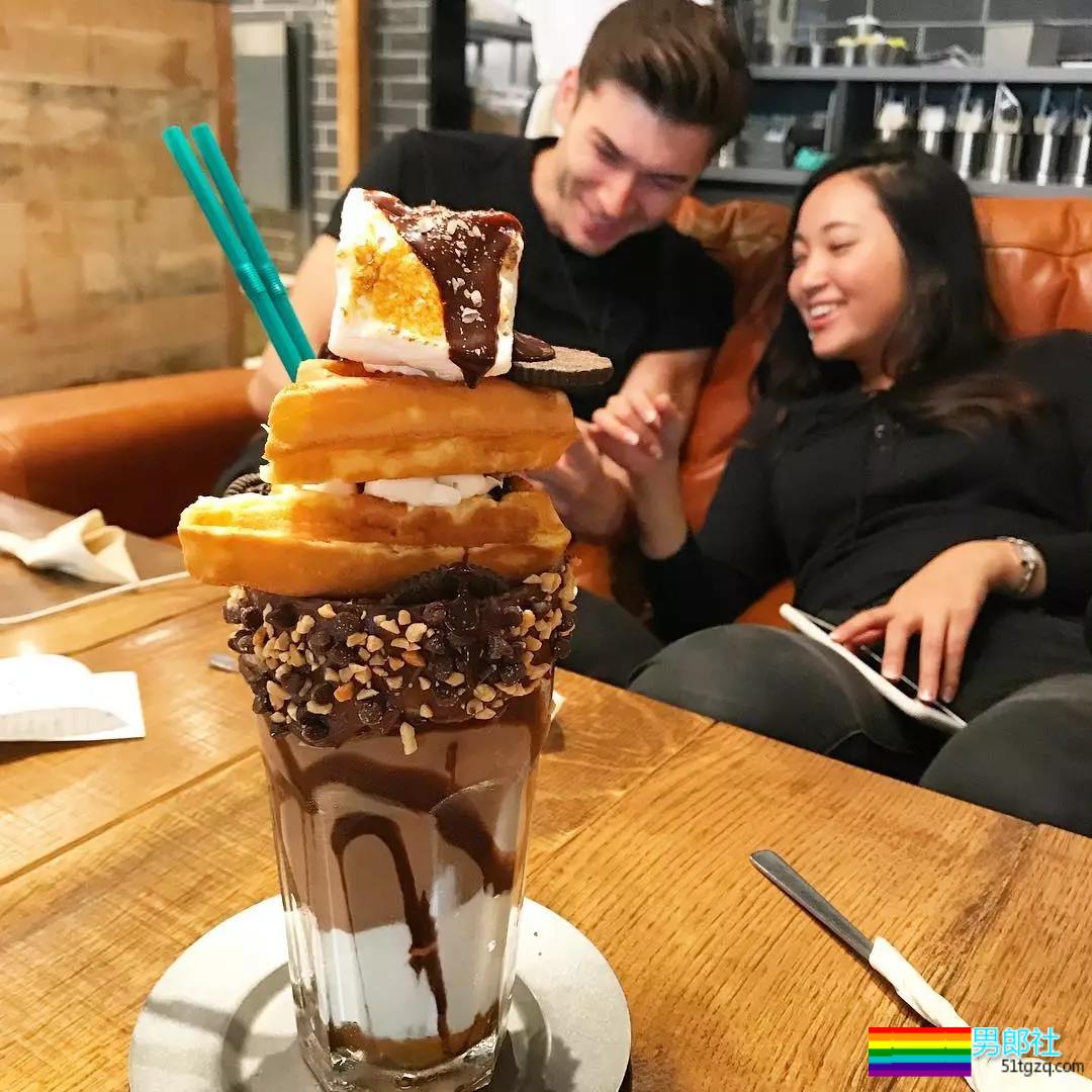 吸入警告：夹在蒋劲夫和女友间的混血大鼻子男模！ - 51虹马