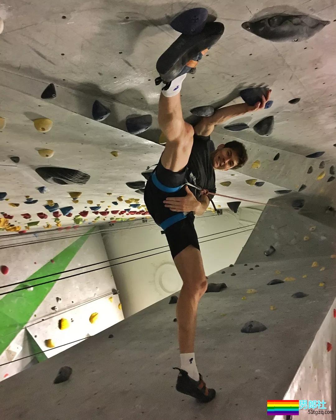 吸入警告：夹在蒋劲夫和女友间的混血大鼻子男模！ - 51虹马