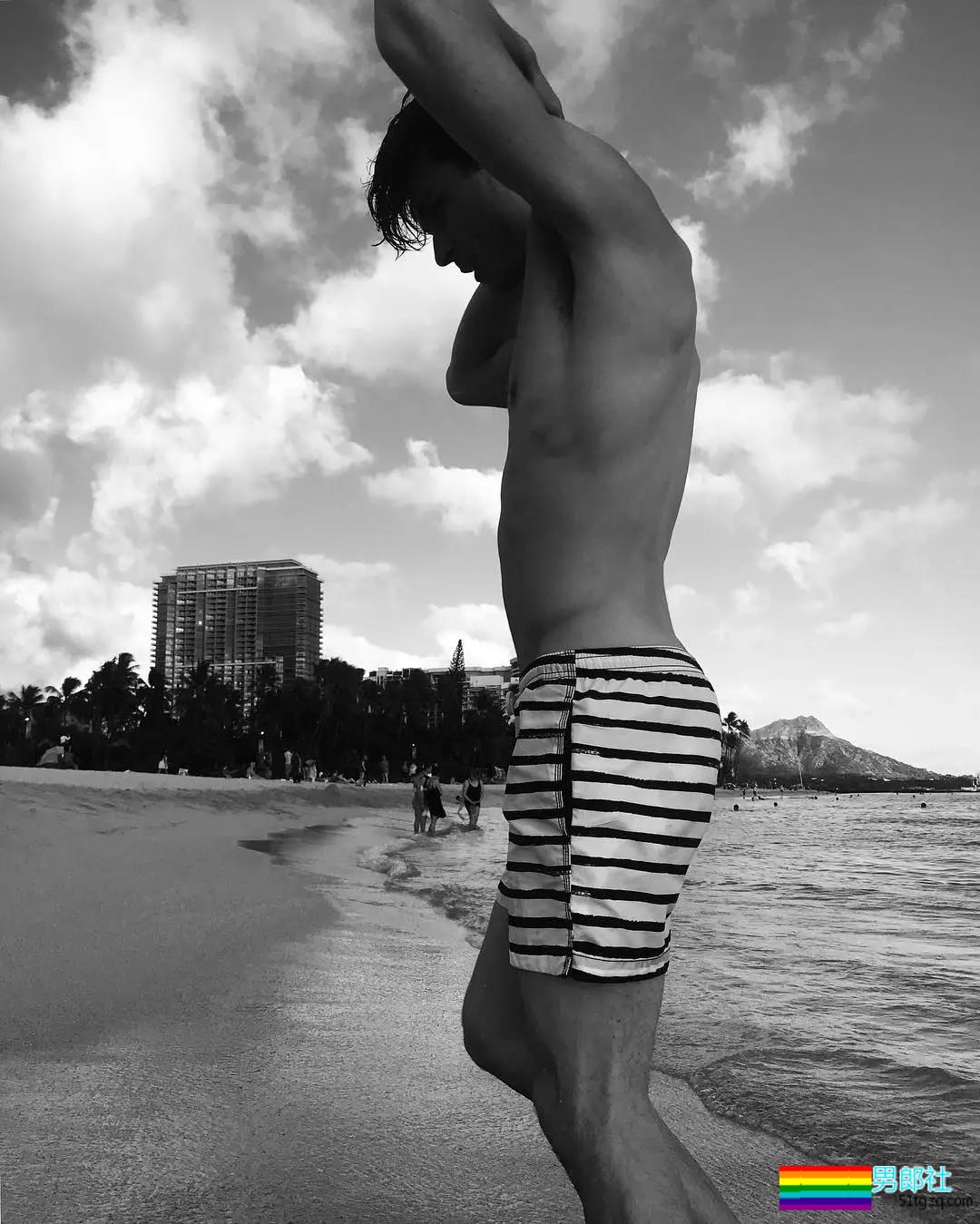 吸入警告：夹在蒋劲夫和女友间的混血大鼻子男模！ - 51虹马