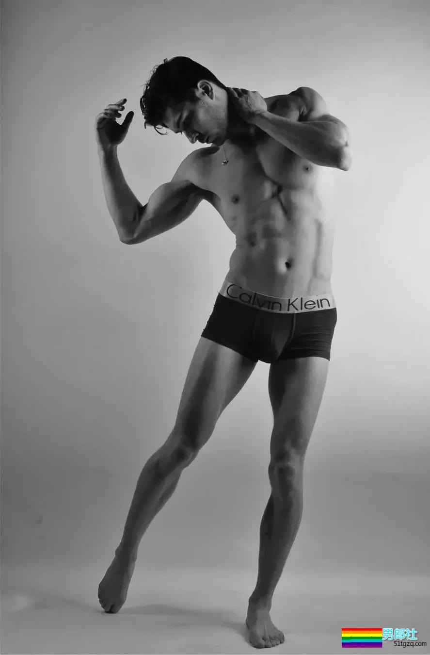 吸入警告：夹在蒋劲夫和女友间的混血大鼻子男模！ - 51虹马