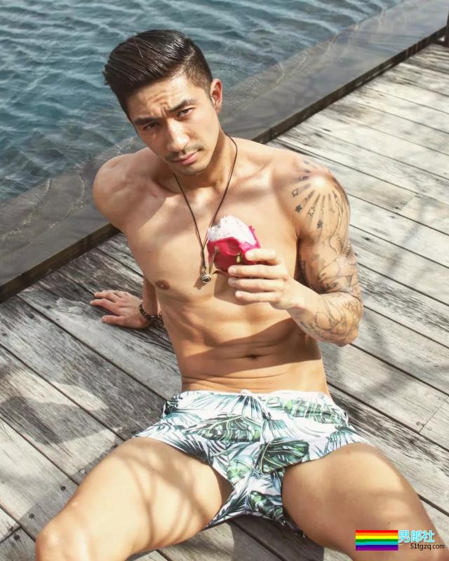 没有翘臀的模特不是好厨师，大鼻子网红满足你所有幻想！ - 51虹马