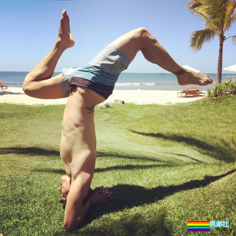 没有翘臀的模特不是好厨师，大鼻子网红满足你所有幻想！ - 51虹马