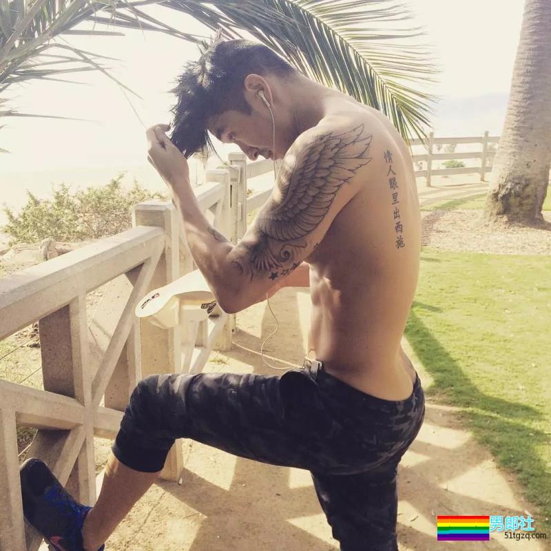 没有翘臀的模特不是好厨师，大鼻子网红满足你所有幻想！ - 51虹马