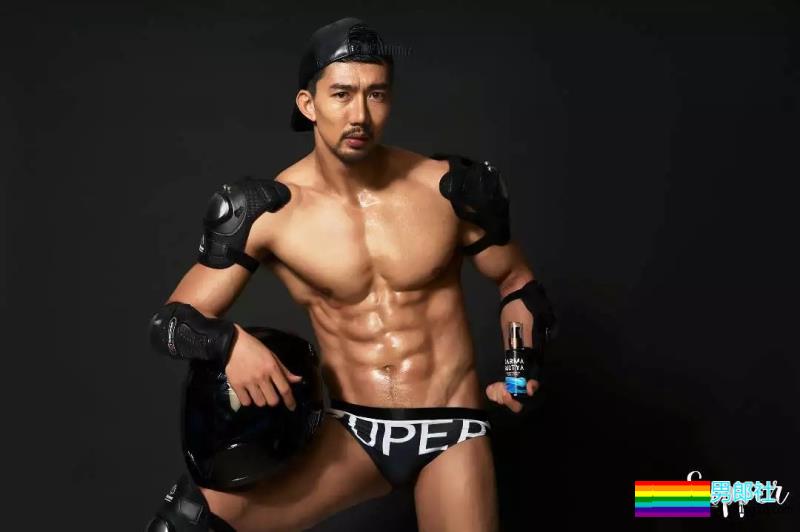 没有翘臀的模特不是好厨师，大鼻子网红满足你所有幻想！ - 51虹马