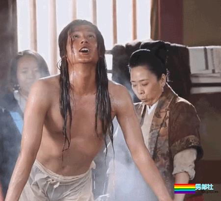 穿女装被疑整容，鲜肉演员沐浴戏遭验货！ - 51虹马