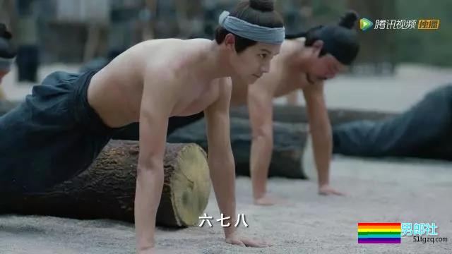 穿女装被疑整容，鲜肉演员沐浴戏遭验货！ - 51虹马