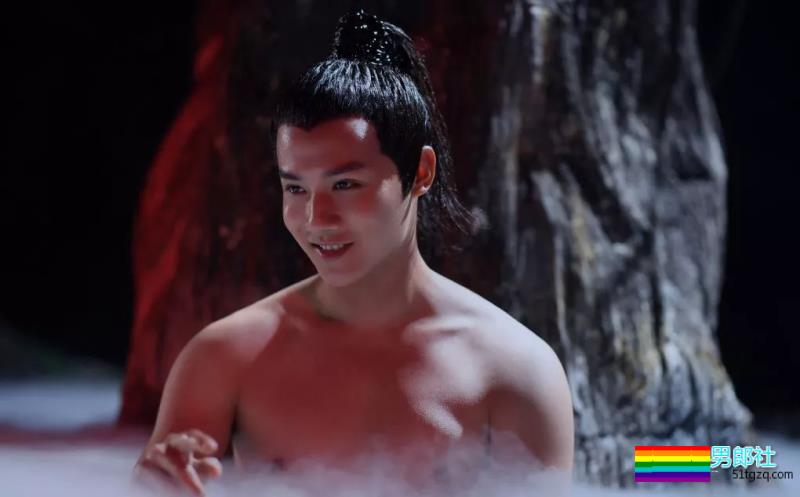 穿女装被疑整容，鲜肉演员沐浴戏遭验货！ - 51虹马