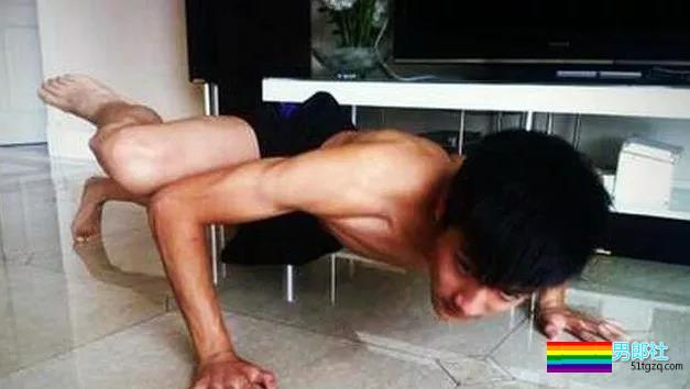 穿女装被疑整容，鲜肉演员沐浴戏遭验货！ - 51虹马