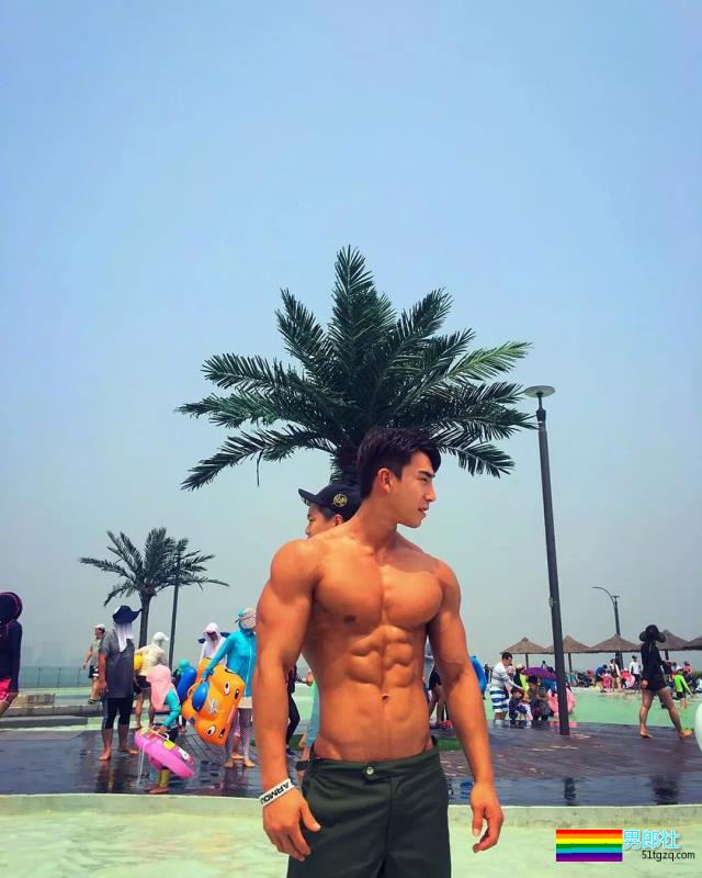 泡菜名媛被爆三温暖搞事，大块肌也逃不过做零？ - 51虹马