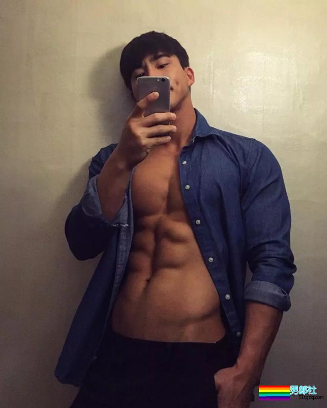 泡菜名媛被爆三温暖搞事，大块肌也逃不过做零？ - 51虹马