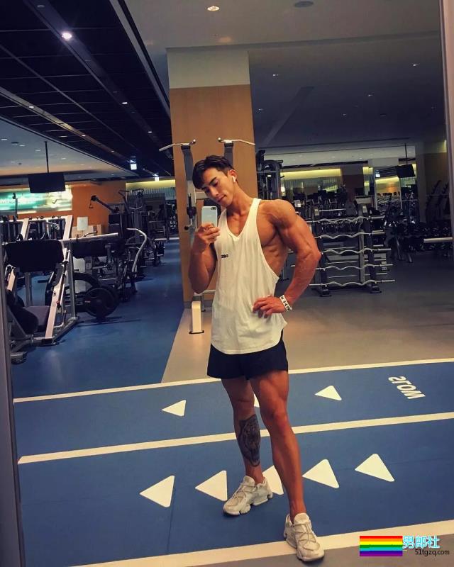 泡菜名媛被爆三温暖搞事，大块肌也逃不过做零？ - 51虹马