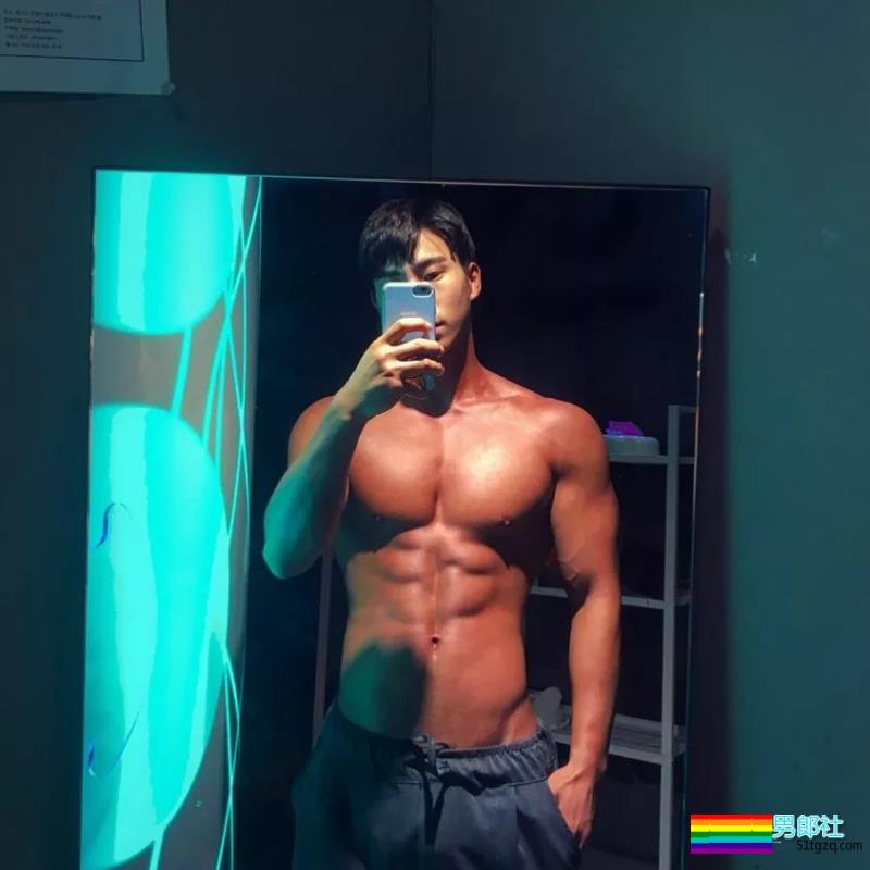 泡菜名媛被爆三温暖搞事，大块肌也逃不过做零？ - 51虹马