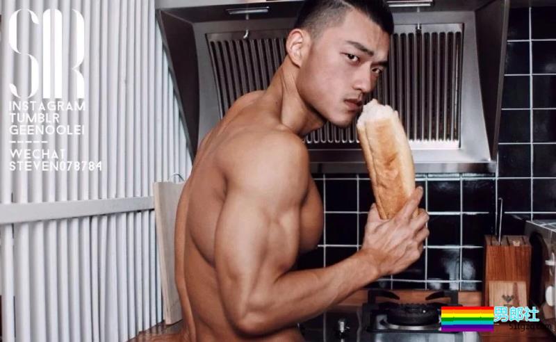 为健身私教抹油 他一脸享受很主动？！ - 51虹马