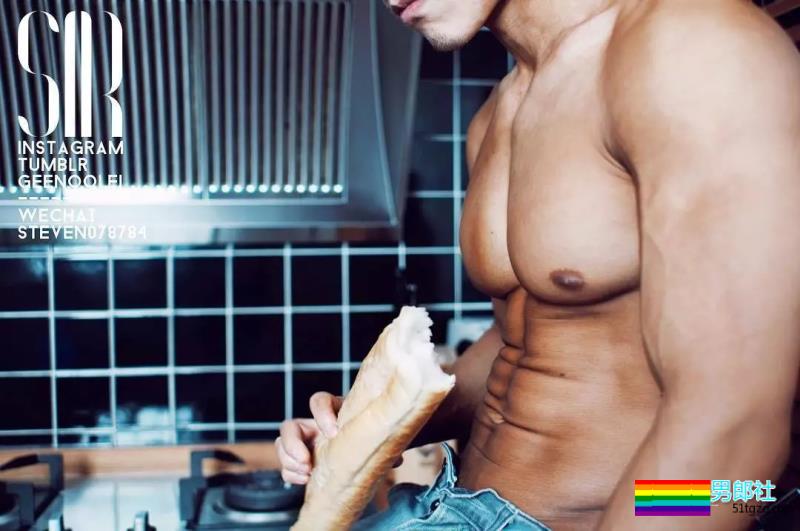 为健身私教抹油 他一脸享受很主动？！ - 51虹马