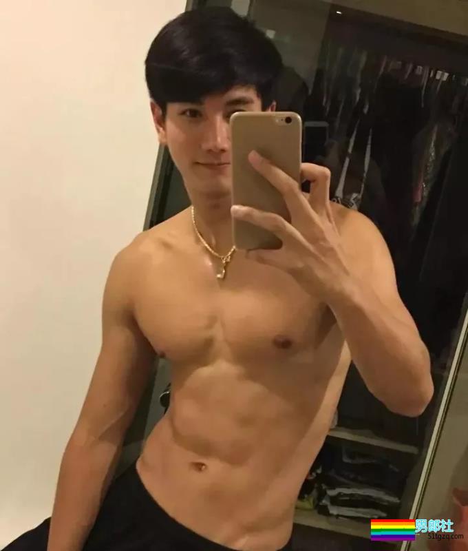 极品小狼狗空少上演制服诱惑！大只太撩人！-51虹马