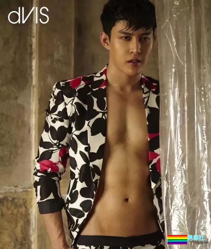 极品小狼狗空少上演制服诱惑！大只太撩人！ - 51虹马