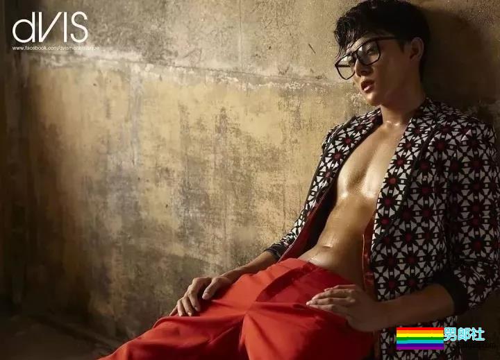 极品小狼狗空少上演制服诱惑！大只太撩人！ - 51虹马