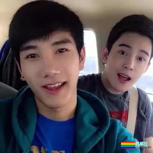 极品小狼狗空少上演制服诱惑！大只太撩人！ - 51虹马