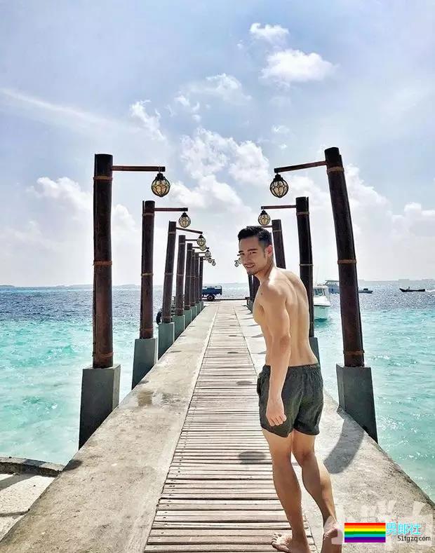 拜倒在这枚小叔的白内裤之下押大还是押小？胸肌傲人超想捏! - 51虹马