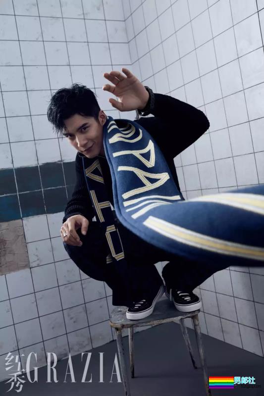 【明星写真】韩东君——浴室写真，又调皮了！ - 51虹马