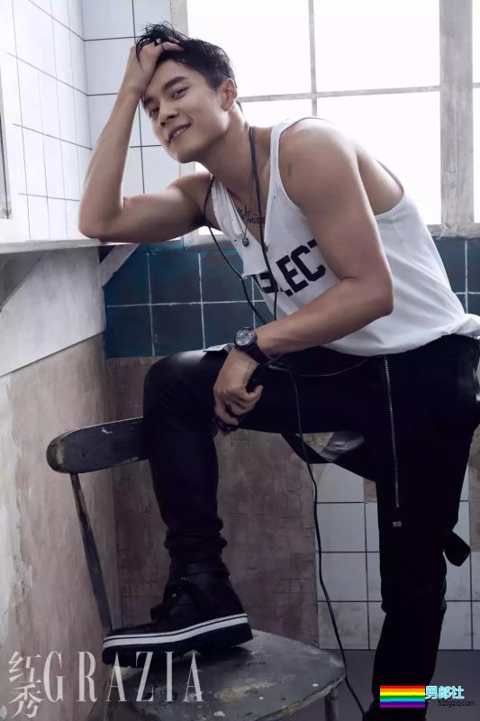 【明星写真】韩东君——浴室写真，又调皮了！ - 51虹马