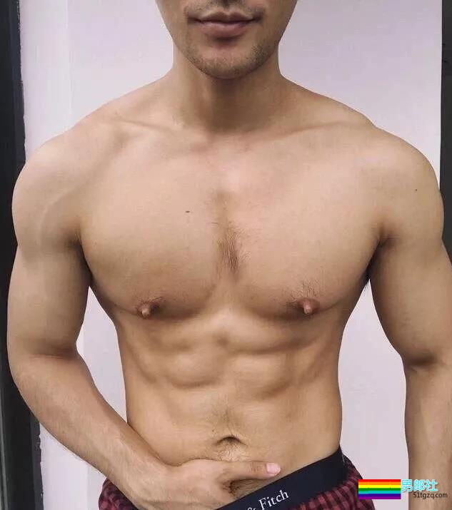 狼系体育生，用大胸肌挑战味蕾！ - 51虹马