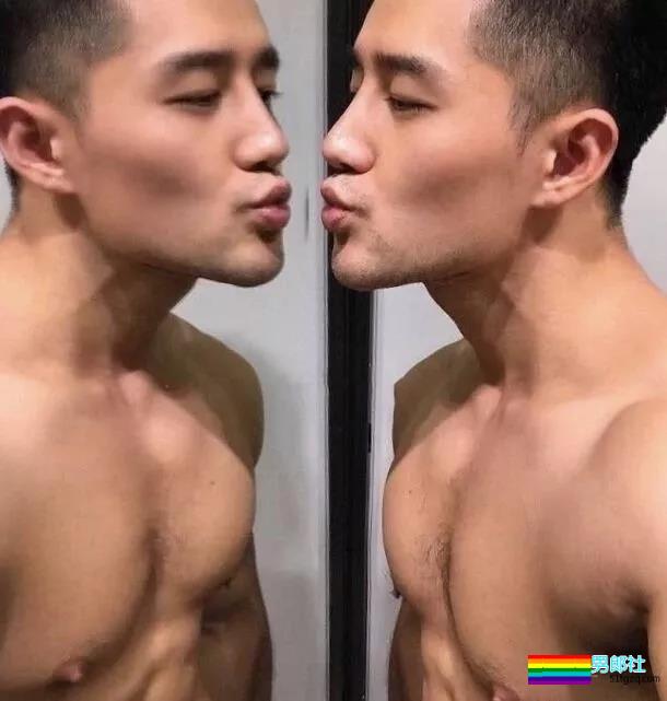 狼系体育生，用大胸肌挑战味蕾！ - 51虹马