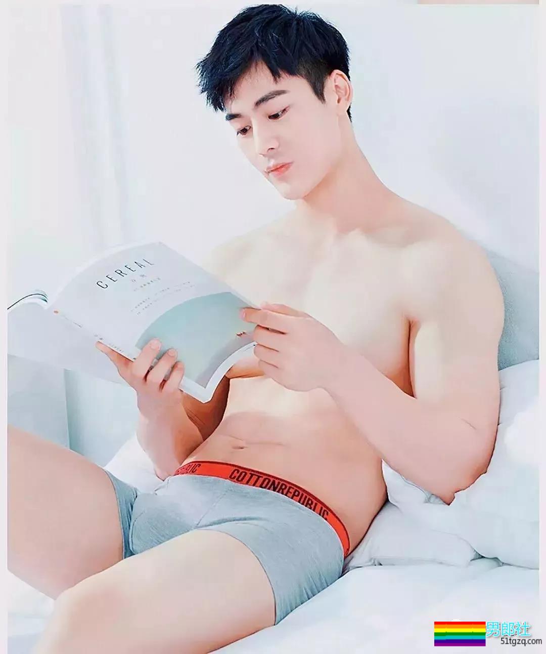 帅气网红模特被传“换脸”不停！他却靠筋肉身材开启“新姿势”~ - 51虹马