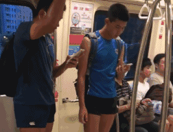 街拍体育生帅哥，有你认识的吗？ - 51虹马