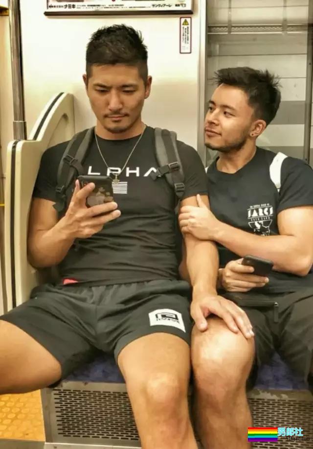 街拍体育生帅哥，有你认识的吗？ - 51虹马