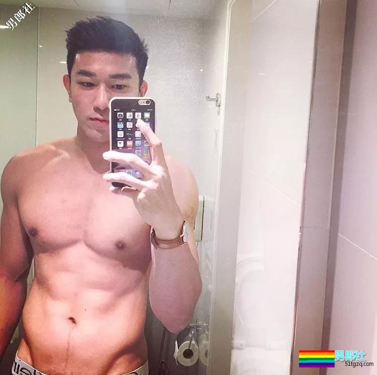 大胸+蜜桃臀筋肉空少撞脸黄景瑜,撑炸衬衫一身腱子肉胸玩年! - 51虹马 大胸+蜜桃臀筋肉空少撞脸黄景瑜,撑炸衬衫一身腱子肉胸玩年! - 51虹马