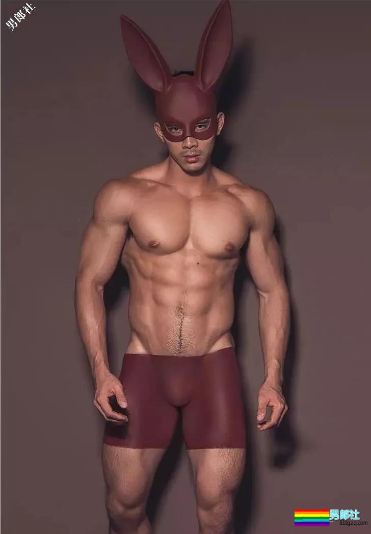 叫卖小视频名媛一朝成名，只求他下次出镜记得刮腋毛 - 51虹马