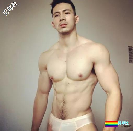 叫卖小视频名媛一朝成名，只求他下次出镜记得刮腋毛 - 51虹马