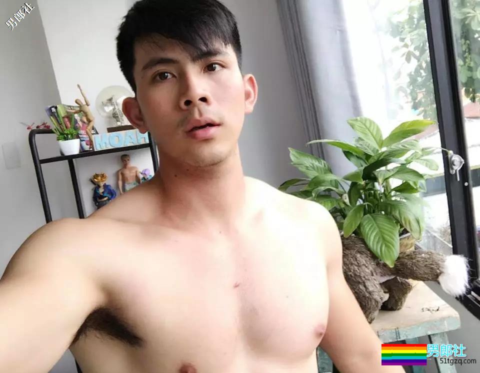 叫卖小视频名媛一朝成名，只求他下次出镜记得刮腋毛 - 51虹马