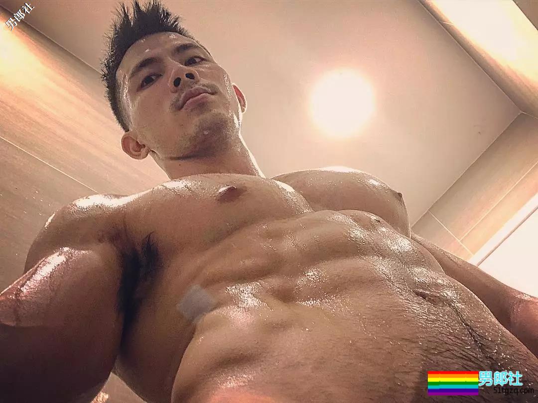 叫卖小视频名媛一朝成名，只求他下次出镜记得刮腋毛 - 51虹马