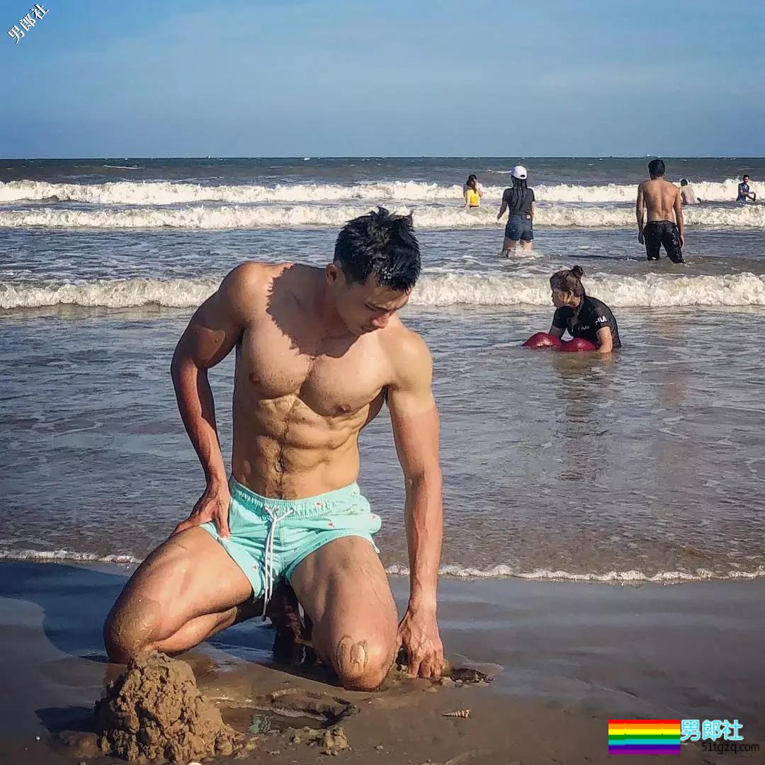 叫卖小视频名媛一朝成名，只求他下次出镜记得刮腋毛 - 51虹马